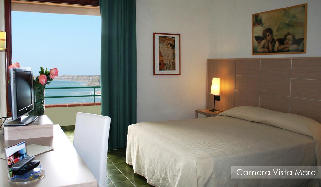 Costa Tiziana Hotel Village Crotone Habitación foto